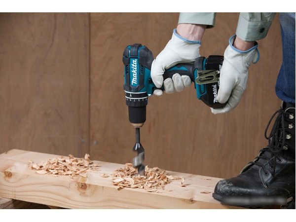 Дрель-шуруповерт Makita DHP482Z