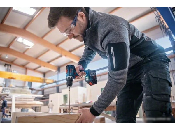 Дрель-шуруповерт Bosch GSR 18V-90 C Professional 06019K6006 (с 2-мя АКБ 5 Ач, кейс)