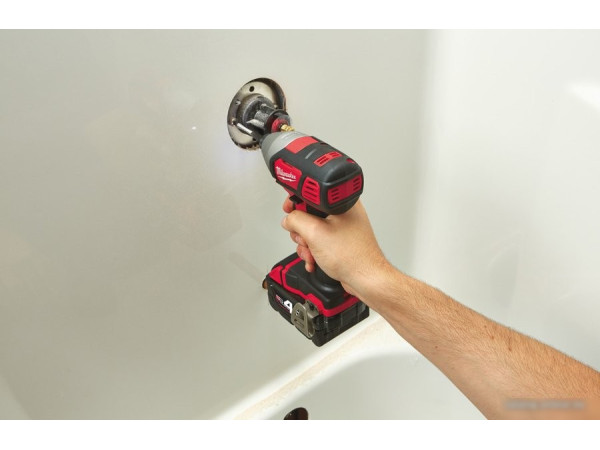 Ударный винтоверт Milwaukee M18 BID-402C [4933443580]