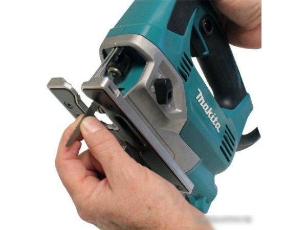 Электролобзик Makita JV0600K