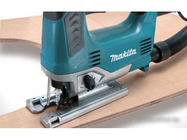 Электролобзик Makita JV0600K