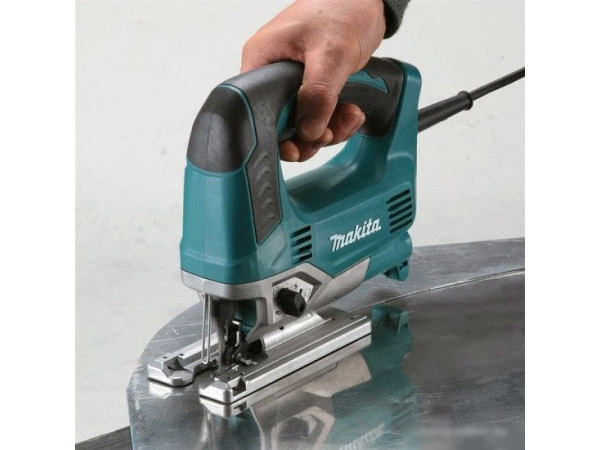 Электролобзик Makita JV0600K