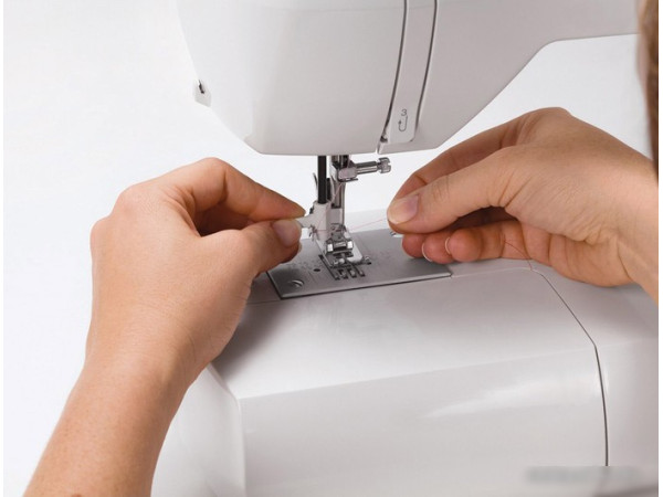 Швейная машина Singer Starlet 6699