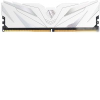 Оперативная память Netac Shadow II White 16ГБ DDR5 4800 МГц NTSWD5P48SP-16W
