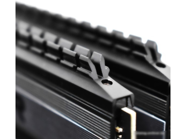 Оперативная память Patriot Viper 4 Blackout 2x4GB DDR4 PC4-25600 PVB48G320C6K