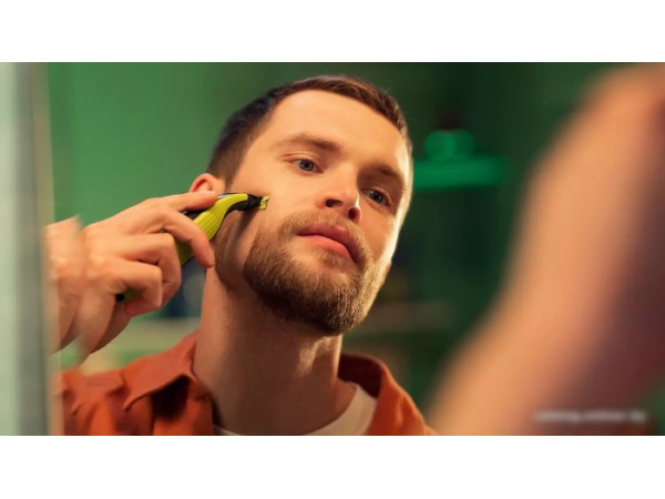 Триммер для бороды и усов Philips OneBlade Face QP2724/20