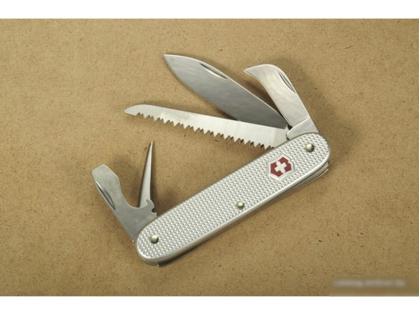 Мультитул Victorinox Pioneer 0.8150.26