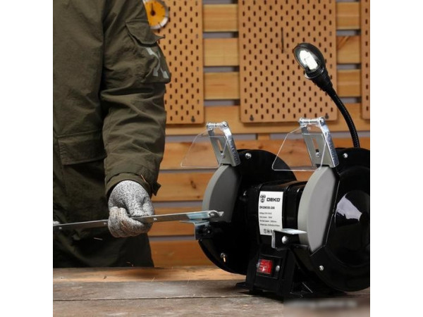 Заточный станок Deko DKGM400-200 063-4324