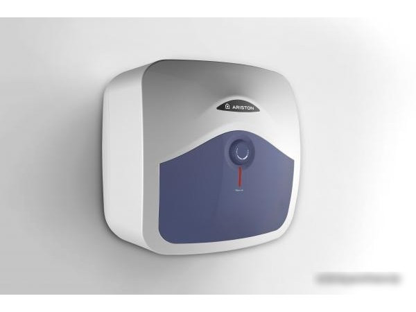 Накопительный электрический водонагреватель под мойку Ariston BLU EVO R 15U RU