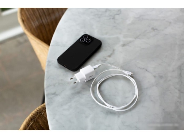 Сетевое зарядное uBear Select WC20WH01-AD