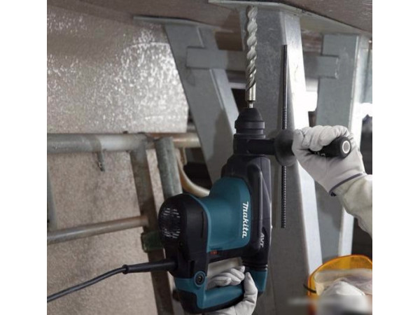 Перфоратор Makita HR3210C