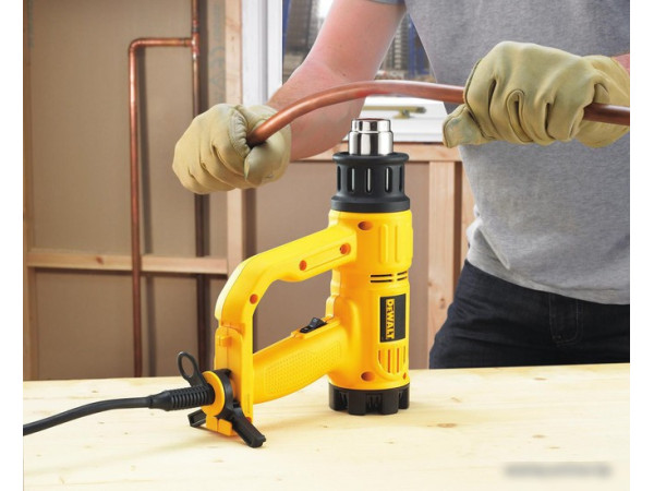 Промышленный фен DeWalt D26411