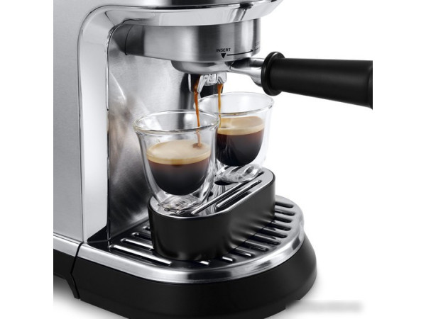 Рожковая кофеварка DeLonghi Dedica Maestro Plus EC950.M