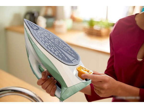 Утюг Philips 7000 Series DST7012/70