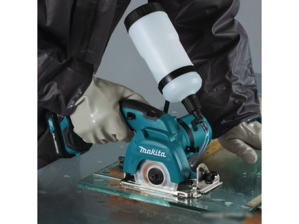 Дисковая пила Makita CC301DZ (без АКБ)