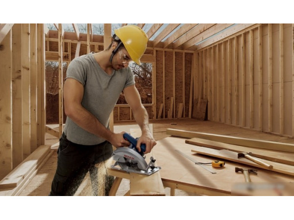 Дисковая (циркулярная) пила Bosch GKS 140 Professional 06016B3020