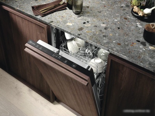 Встраиваемая посудомоечная машина Electrolux EEA22100L