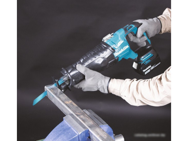 Сабельная пила Makita DJR187RT (с 1-им АКБ, кейс)