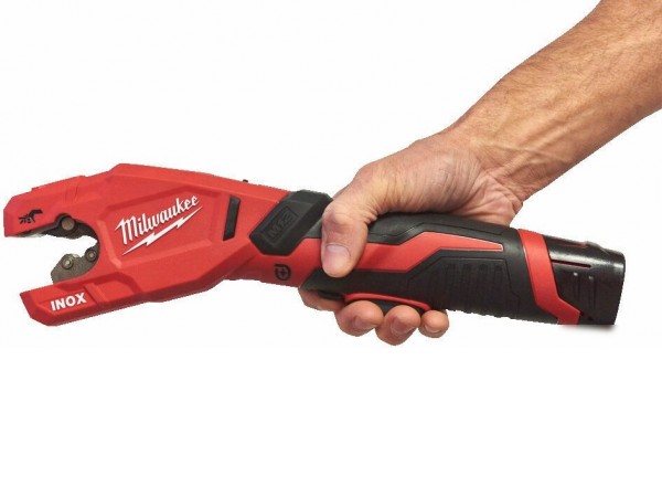 Труборез Milwaukee M12 PCSS-202C 4933479242 (с 2-мя АКБ, кейс)