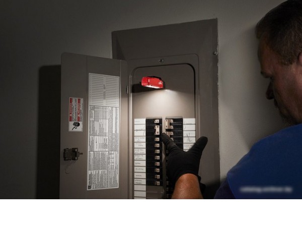 Фонарь Milwaukee FL-LED