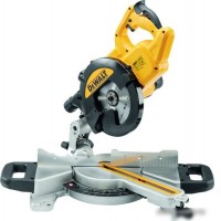 Дисковая пила DeWalt DWS774