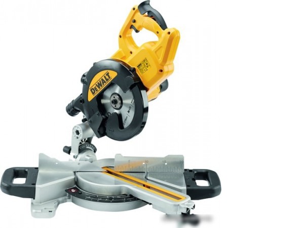 Дисковая пила DeWalt DWS774