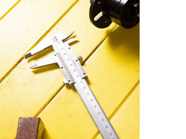 Штангенциркуль Deli DL92150