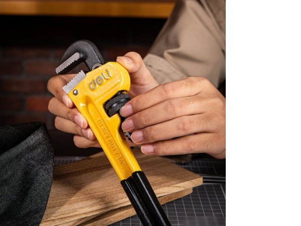 Ключ трубный Deli DL2510