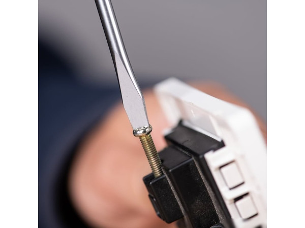 Отвертка Deli DL6351501