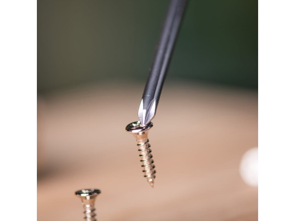 Отвертка Deli DL635125