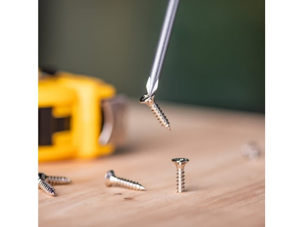 Отвертка Deli DL635150