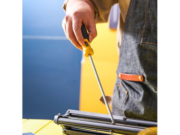 Отвертка Deli DL636200