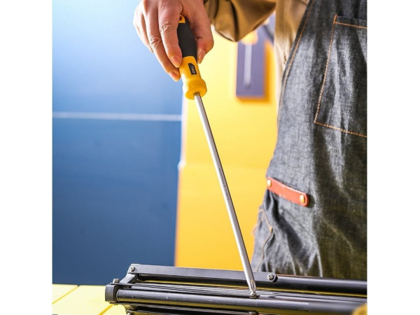 Отвертка Deli DL638250