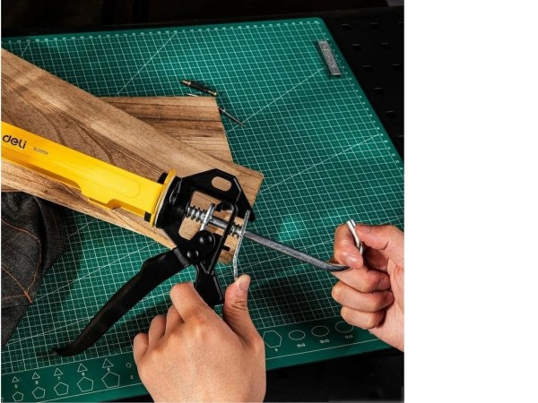 Пистолет для герметика Deli DL2370A