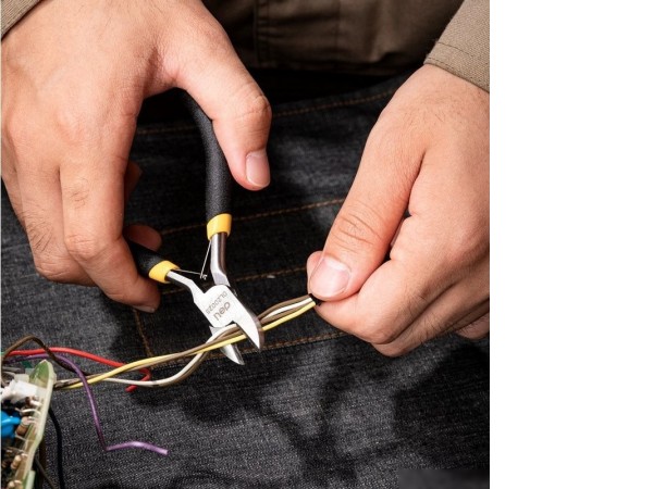 Кусачки боковые (бокорезы) Deli DL20025