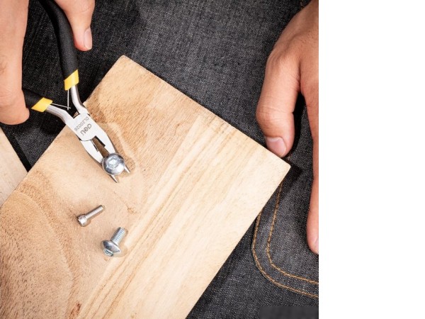 Длинногубцы Deli DL20026