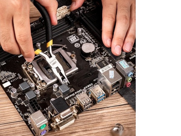 Длинногубцы Deli DL20026