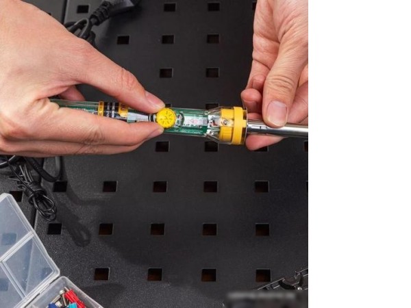 Стержневой паяльник Deli DL8820 103006