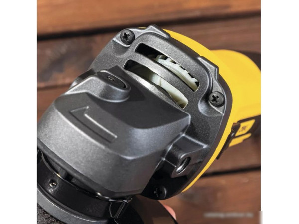 Угловая шлифмашина Deli DL-JM125-E1 103024