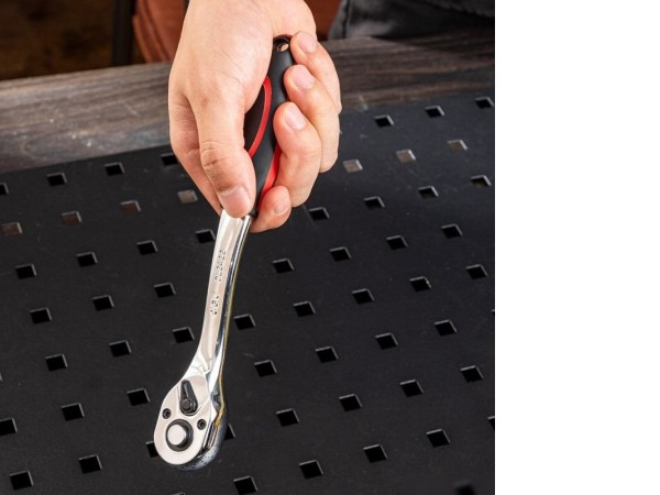 Вороток с трещоткой Deli DL2422