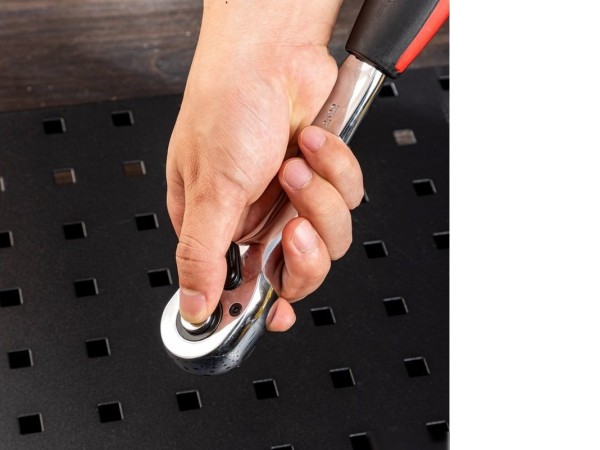 Вороток с трещоткой Deli DL2522