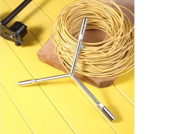 Ключ торцевой Deli DL81012