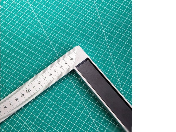 Угольник Deli DL302500