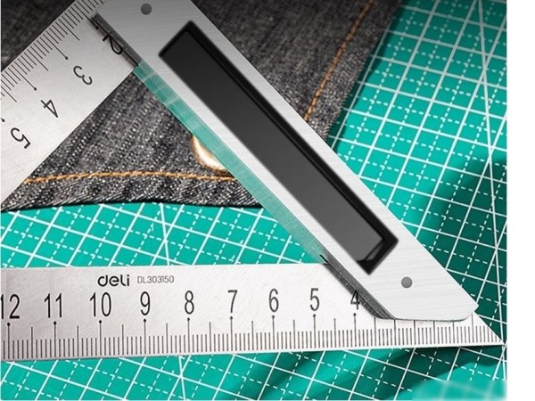Угольник Deli DL303150