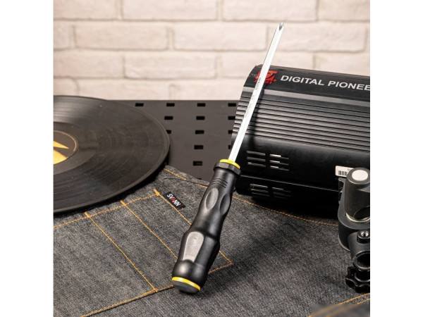 Отвертка Deli DL627006