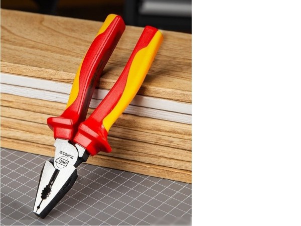 Плоскогубцы Deli DL512006