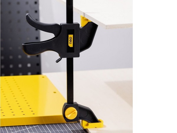 Струбцина Deli DL110136