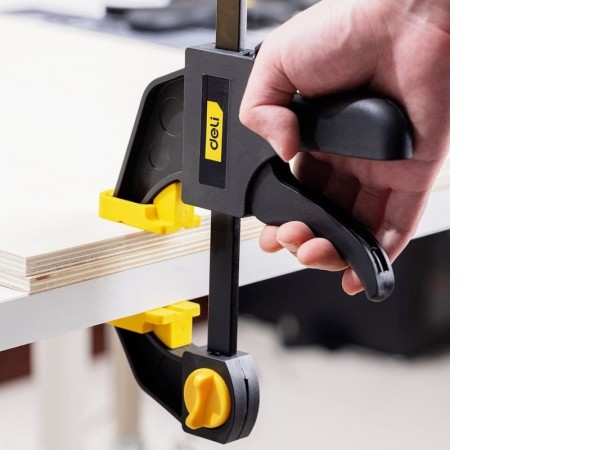 Струбцина Deli DL110136