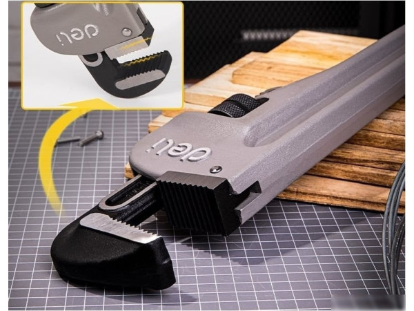 Ключ трубный Deli DL105024