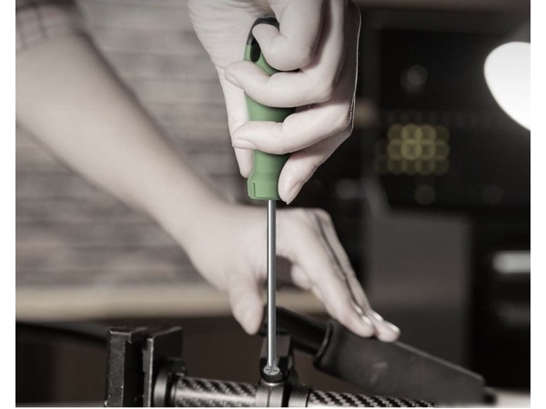 Отвертка Deli HT1205L